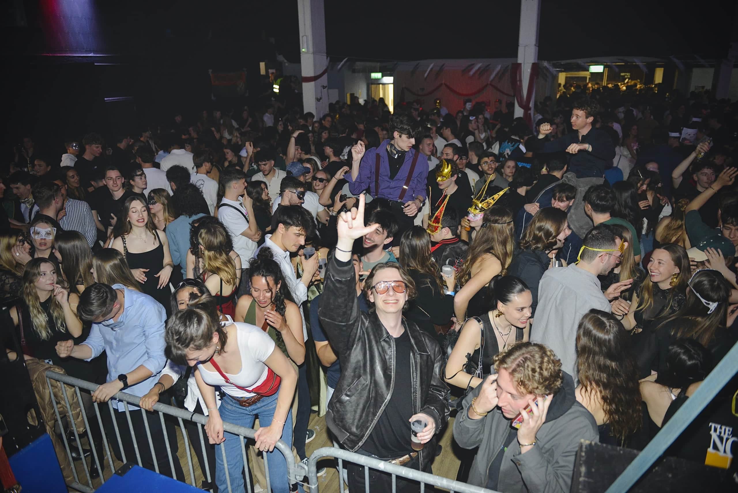 Soirée blanche — soirée étudiante animée par DJ Deelight Evolution