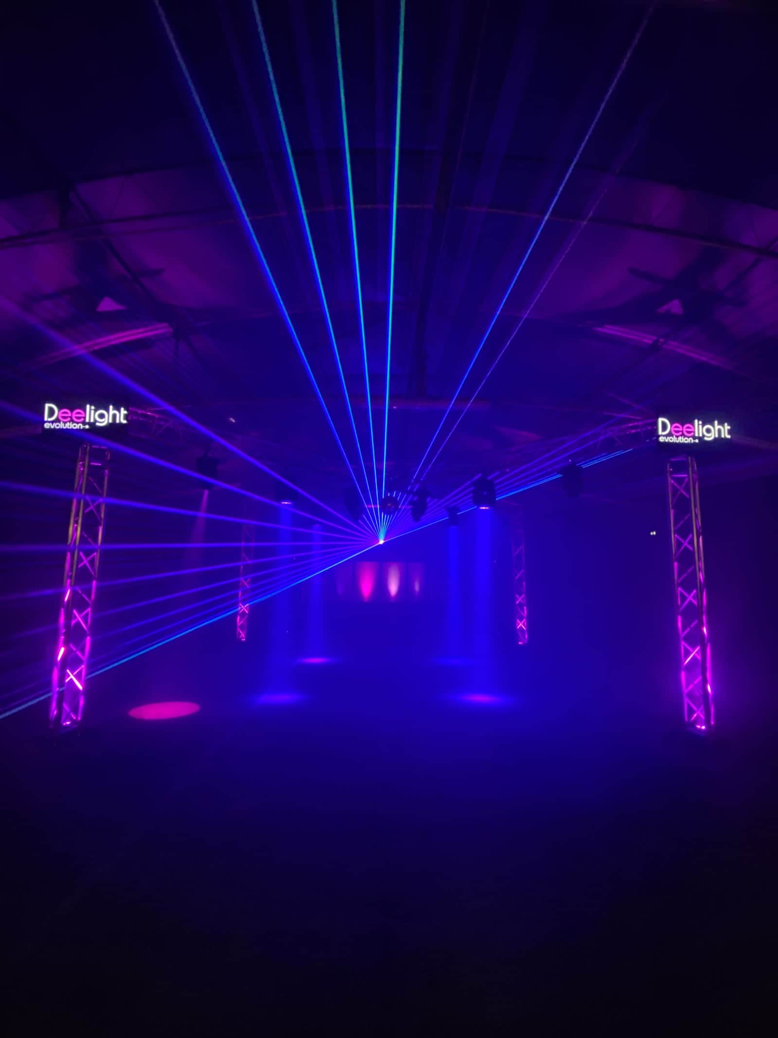 Scénographie son et lumière — prestation DJ Deelight Evolution en Haute-Savoie (2025)