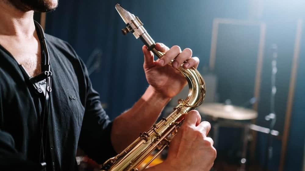 Saxophoniste en live avec le DJ — option Deelight Evolution