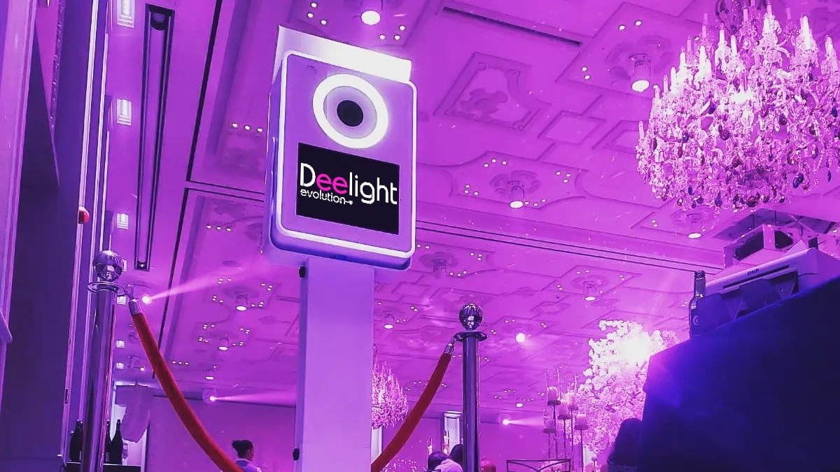 Location photobooth haut de gamme | Deelight Evolution